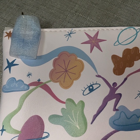 Ipsy Makeup Bag. - Picture 2 of 10
